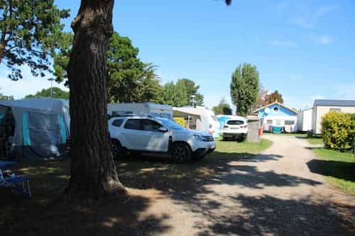 Emplacements au camping du Vieux Château en Loire-Atlantique